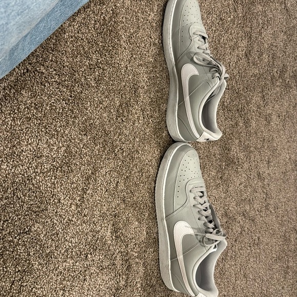 Nike Shoes - Picture 1 of 1